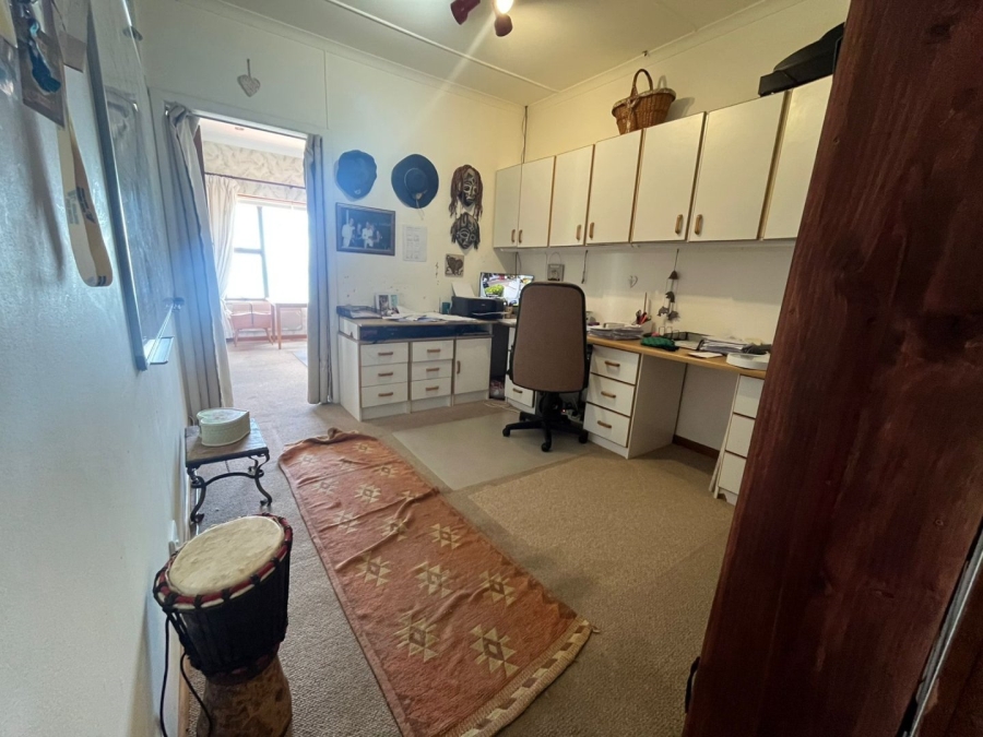  Bedroom Property for Sale in Mountainside Western Cape